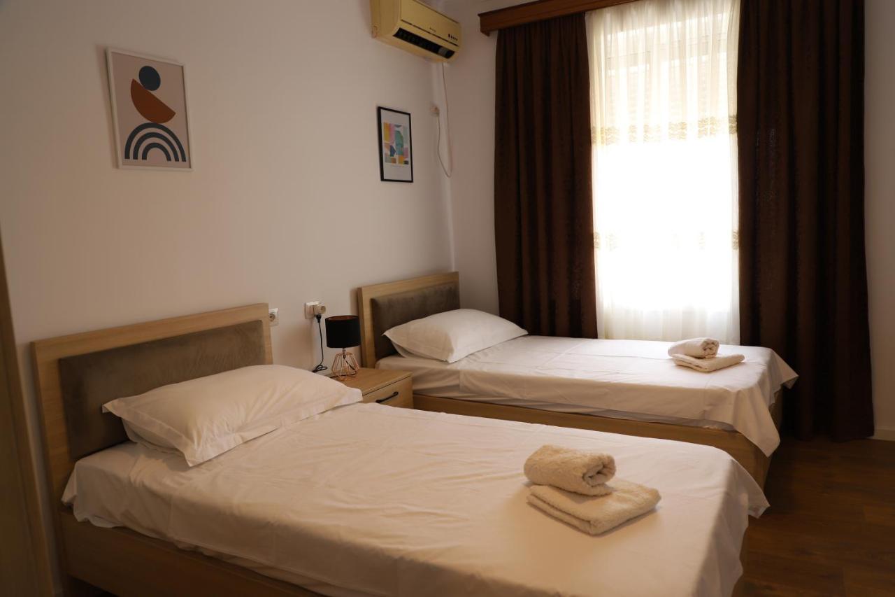 Daniel City Center Apartment Berat Bagian luar foto
