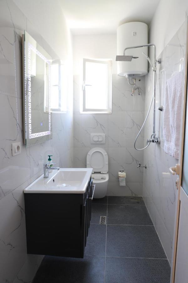 Daniel City Center Apartment Berat Bagian luar foto